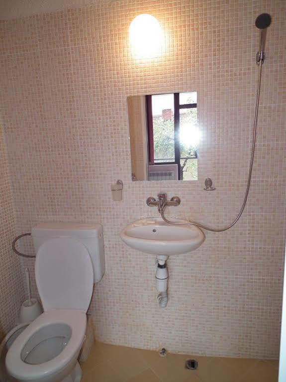 Guest House Bedrock 贝洛格拉奇 外观 照片
